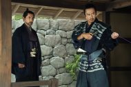 本木雅弘と宮舘涼太が、密室殺人の謎に迫る映画『黒牢城』本編シーン解禁！「（宮舘には）人の心に素直に存在してくる気の良さみたいなものがあった」 - 画像一覧（2/3）