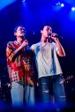 【独占レポート】Suchmosと長岡亮介でペトロールズ「雨」披露！人生においても欠かせない味方であり続ける2組が鳴らす音楽に心満たされる『Suchmos The Blow Your Mind TOUR 2026』福岡公演 - 画像一覧（1/31）