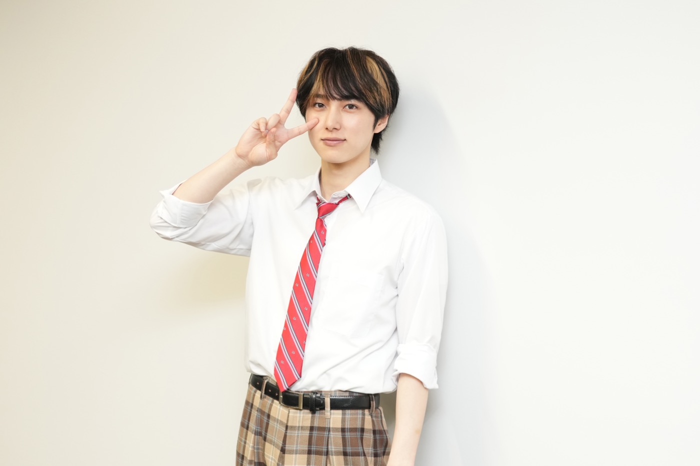 INI尾崎匠海「初日の撮影が制服というところが激熱です（笑）」田中麗奈×古川雄大W主演ドラマ『親愛なる夫へ～完璧な妻の嘘～』がクランクイン