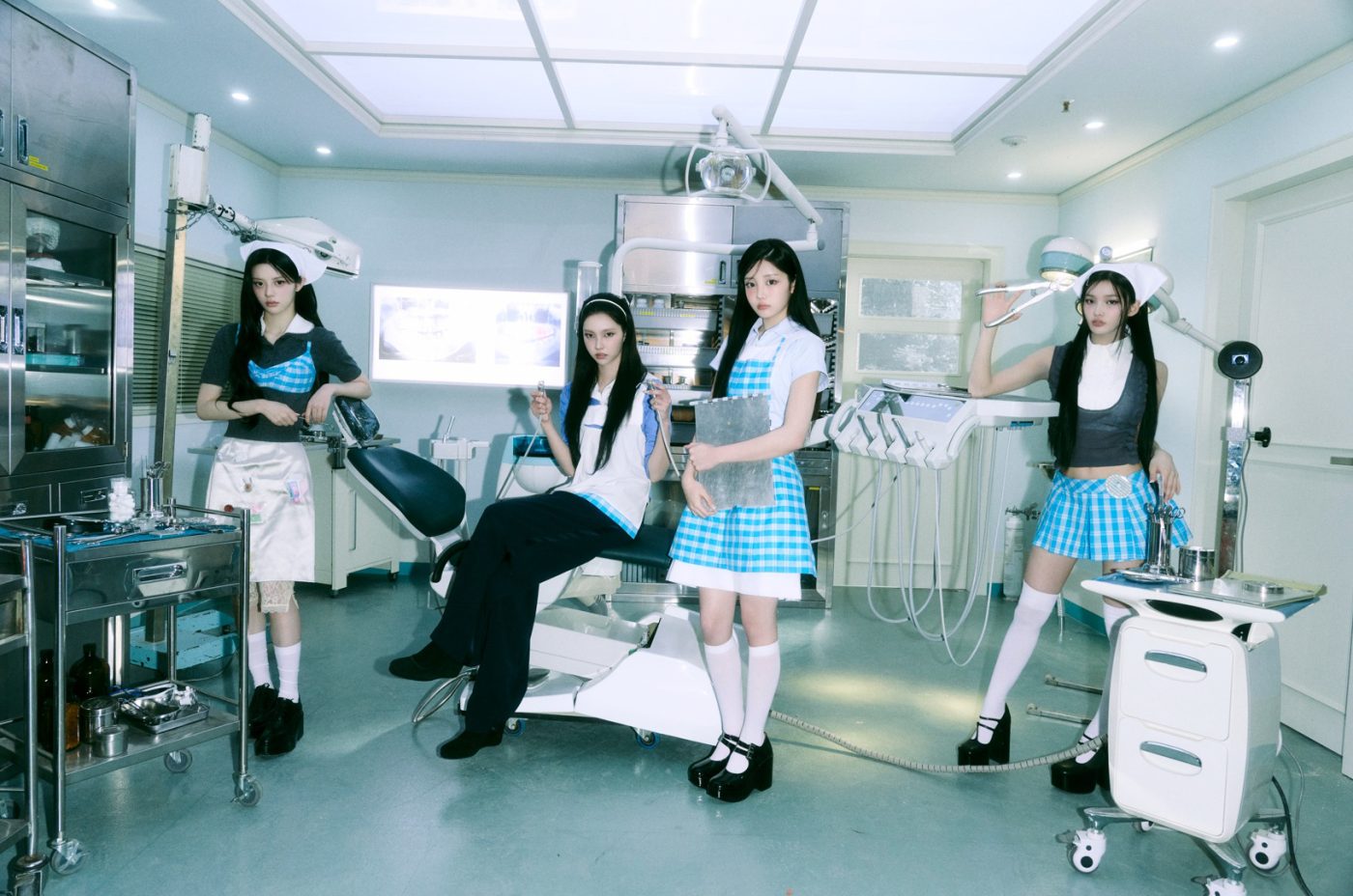 LE SSERAFIM、ILLIT、KATSEYEが集結！コラボ曲「ICONIC BY MISTAKE」のコンセプトフォト公開 - 画像一覧（3/8）