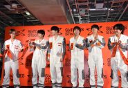 ジェシー「もっと磨きをかけていい石に」6人揃いのつなぎ姿で登壇！『SixTONES STock』取材会レポート - 画像一覧（2/7）