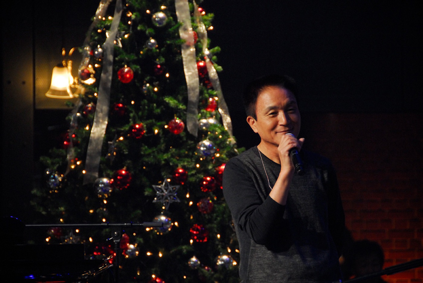 小田和正がホストを務める『クリスマスの約束』2008年、2009年、2010年の3作品がBlu-ray化決定