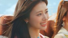 騒がしい前列と人見知りの後列？畑芽育、久間田琳加、横田真悠、RIMA（NiziU）が「上海ハニー」をはしゃいで歌うEssential新CM公開 - 画像一覧（5/19）