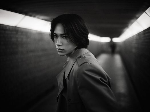INI、池﨑理人オリジナル楽曲「Backseat」MV公開！「あえて“赤”を纏った意味や、ブルーとのコントラストにも注目してほしい」