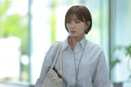 松村北斗主演ドラマ『告白－25年目の秘密－』第4話のあらすじ＆場面写真公開！麻里子の父親と連続誘拐犯が写る写真の秘密とは - 画像一覧（4/6）