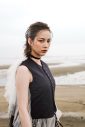 のん、美脚もまぶしい歴戦のロッカーたちを従えたサマソニオフショットを公開！「超かっこいいっす。しびれます」 - 画像一覧（2/7）