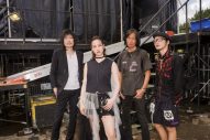 のん、美脚もまぶしい歴戦のロッカーたちを従えたサマソニオフショットを公開！「超かっこいいっす。しびれます」 - 画像一覧（7/7）