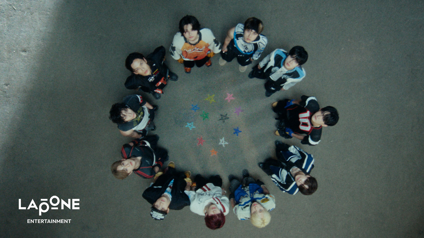 INIメンバー11人が純粋に夢を追う姿を描いた、9thシングルタイトル曲「You Know What To Do」のMV公開