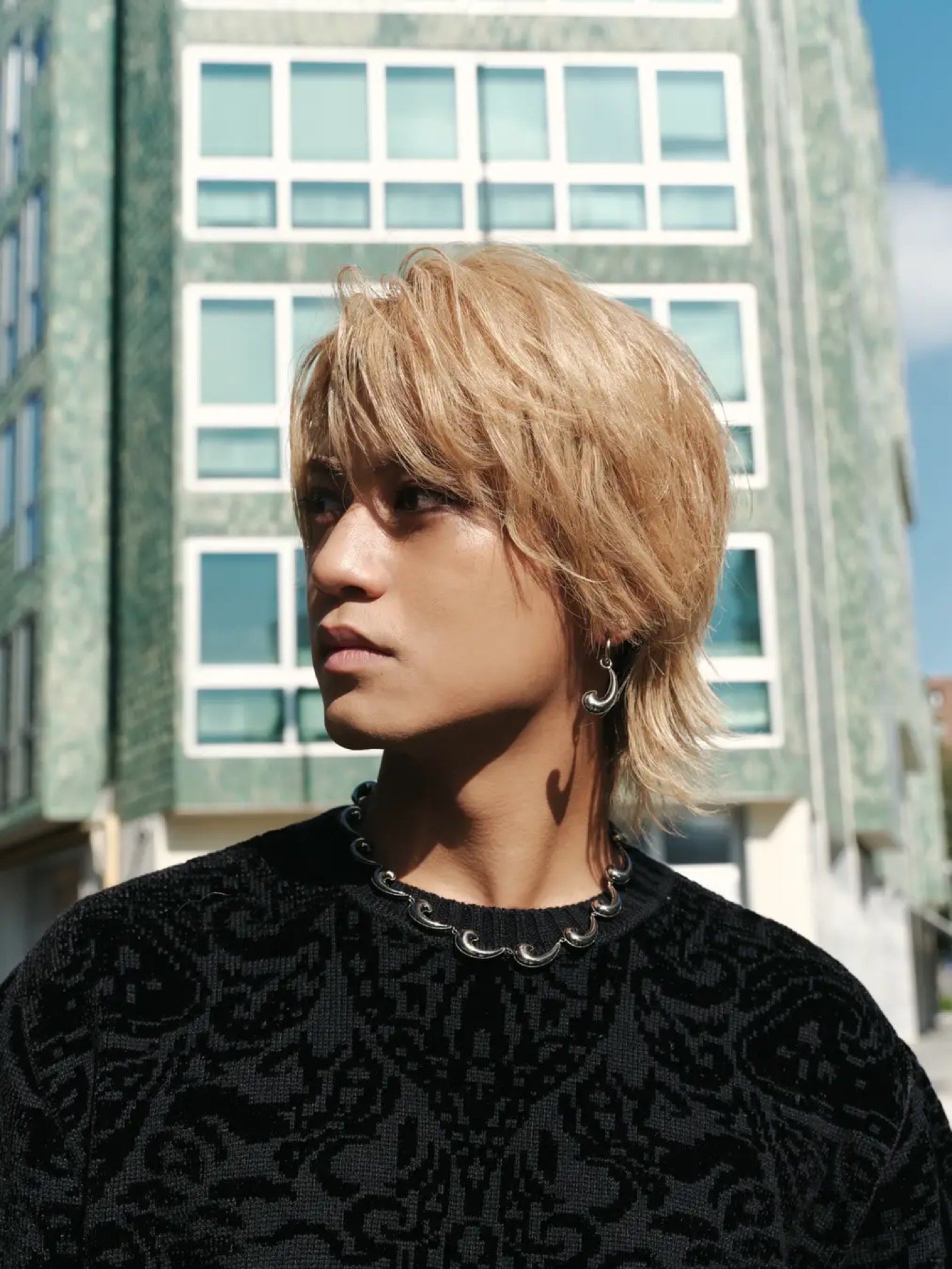 King & Prince髙橋海人、黒ニット×デニムスタイルでミラノに到着！エトロのファッションショーに出席へ