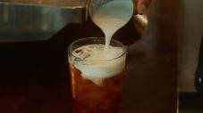 目黒蓮がカナダの“紅茶のラテ”で気分転換…「午後の紅茶」の新商品CM＆メイキング動画公開 - 画像一覧（4/12）