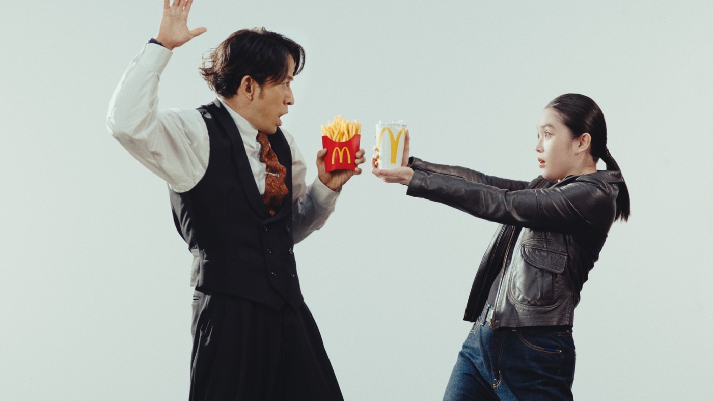 岡田准一×髙石あかり、マクドナルド新CMで初共演！刑事ドラマさながらの大迫力アクションシーンを披露