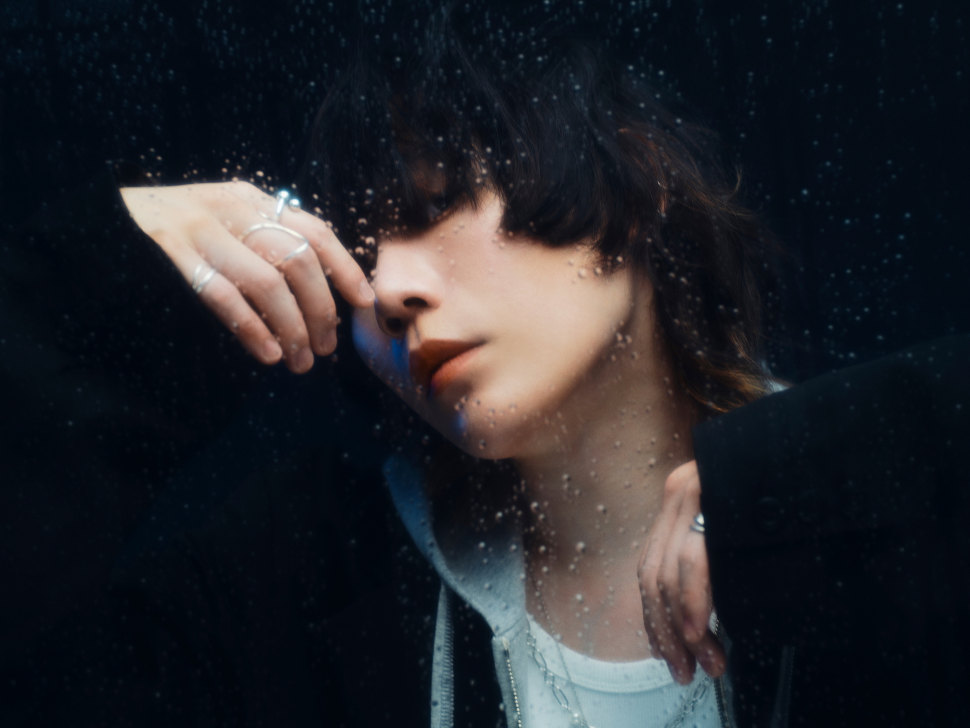 ボカロP”バルーン”こと須田景凪、『須田景凪 TOUR 2026 “GLIMMER”』アジア公演のドキュメント映像を2夜連続公開