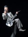 布袋寅泰、45周年イヤーを象徴する映像作品2タイトル同時発売決定！BOØWY＆COMPLEX時代の名曲も収録 - 画像一覧（1/4）