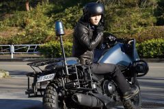 映画『大怪獣のあとしまつ』より、山田涼介がバイクに跨る新場面写真解禁