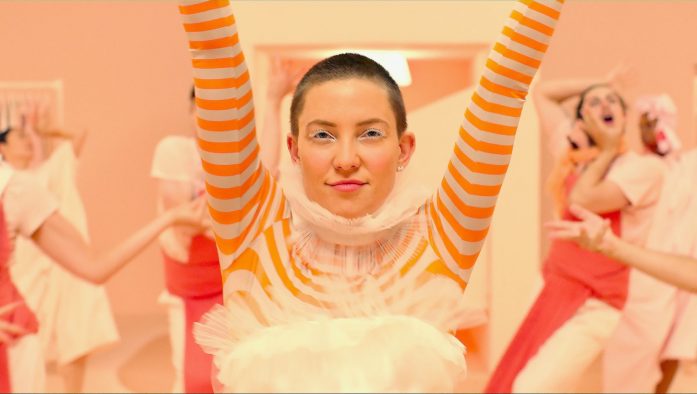 Siaが初監督！ 映画『ライフ・ウィズ・ミュージック』サウンドトラックMVを解禁