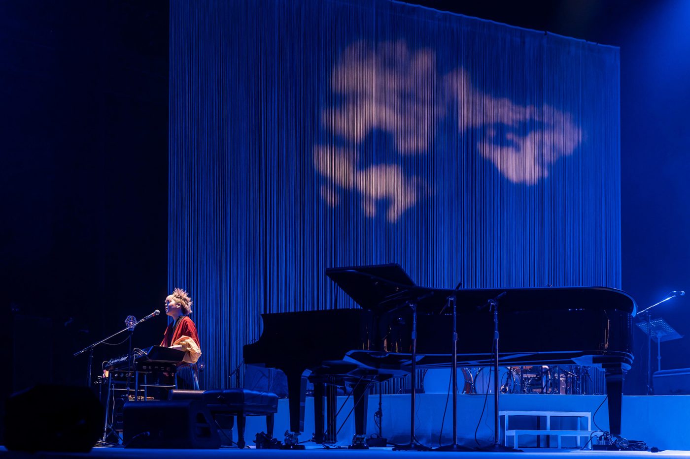 中村佳穂、地元・京都での単独公演より「SHE’S GONE」のライブ映像を公開