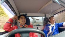 イノッチが軽トラを運転！ 井ノ原快彦×野村周平が台本なしの予測不能なヤギ旅へ - 画像一覧（3/5）