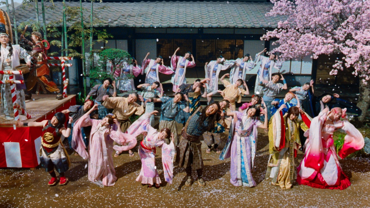 auお正月CM『ココロ、オドルほうで。』篇、出演者コメント公開！「鬼ちゃん役は人生のターニングポイント」（菅田将暉） - 画像一覧（1/2）