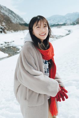 乃木坂46・久保史緒里、『B.L.T.』表紙＆巻頭にソロ初登場！ 雪国・新潟で飾らない表情を披露