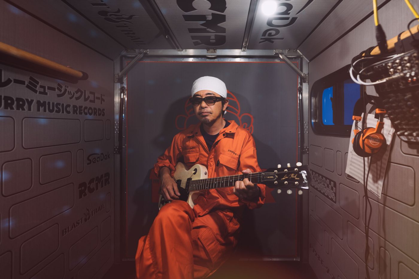 奥田民生、「旅」と「車」と「録音」音楽企画を語る。機材を詰め込んだ軽自動車で東京から京都へと巡る、遊び心 - 画像一覧（9/11）