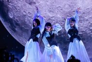 【ライブレポート】Perfume、5年ぶりのカウントダウンライブで2023年のロンドン公演をアップデートしたステージを披露 - 画像一覧（1/7）