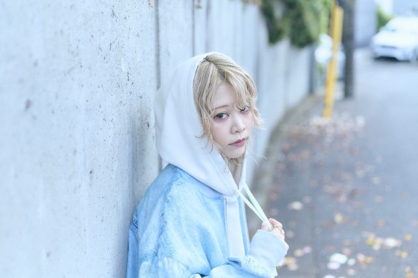 映画『帰ってきた あぶない刑事』挿入歌にロザリーナ書き下ろしの新曲が大抜擢