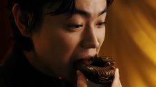 菅田将暉がミスド×ゴディバのプレミアムドーナツを味わう新CM公開 - 画像一覧（4/11）
