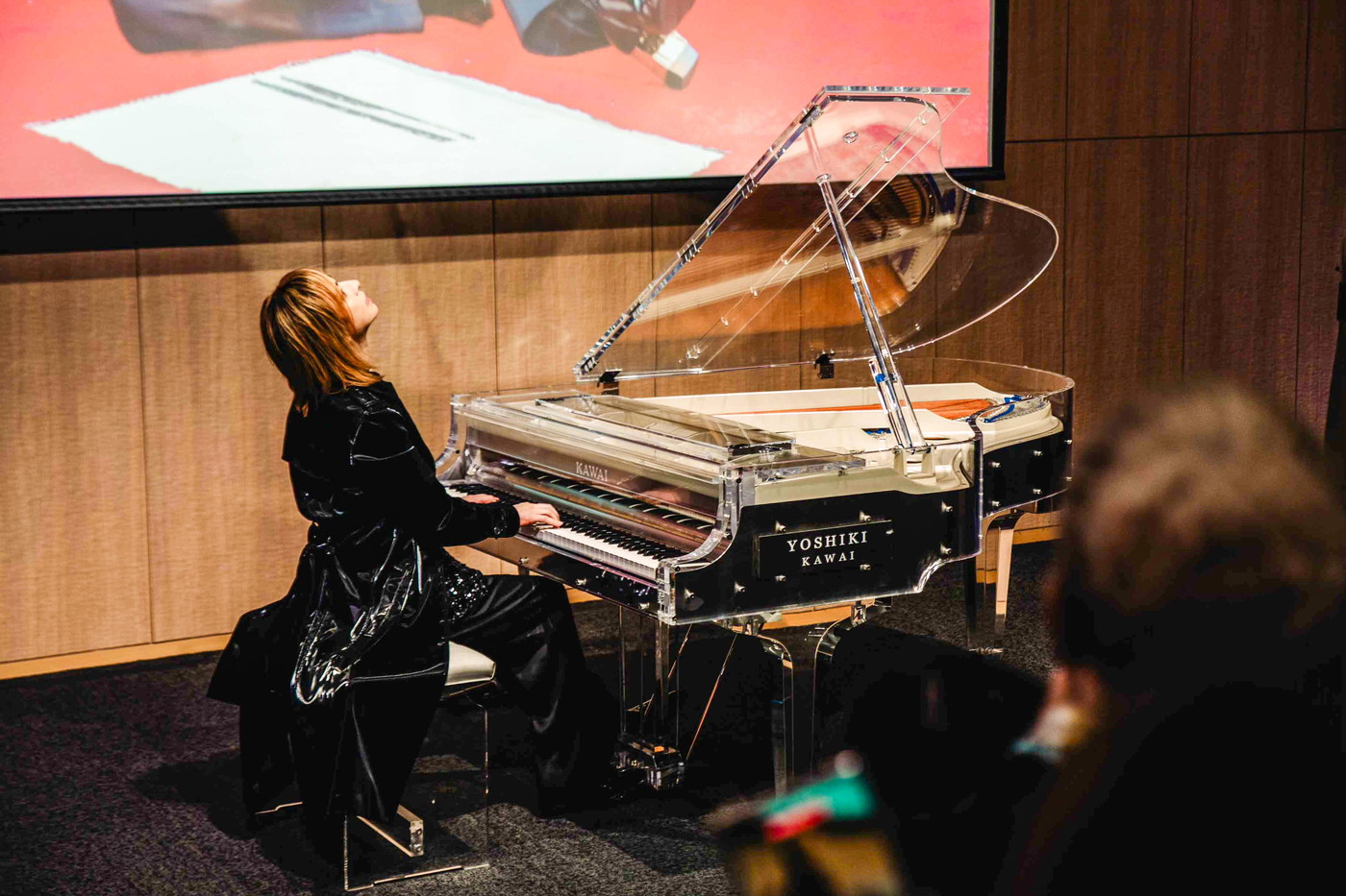YOSHIKI愛用のクリスタルピアノが4,000万円で落札！ 能登半島地震被災地へ全額寄付