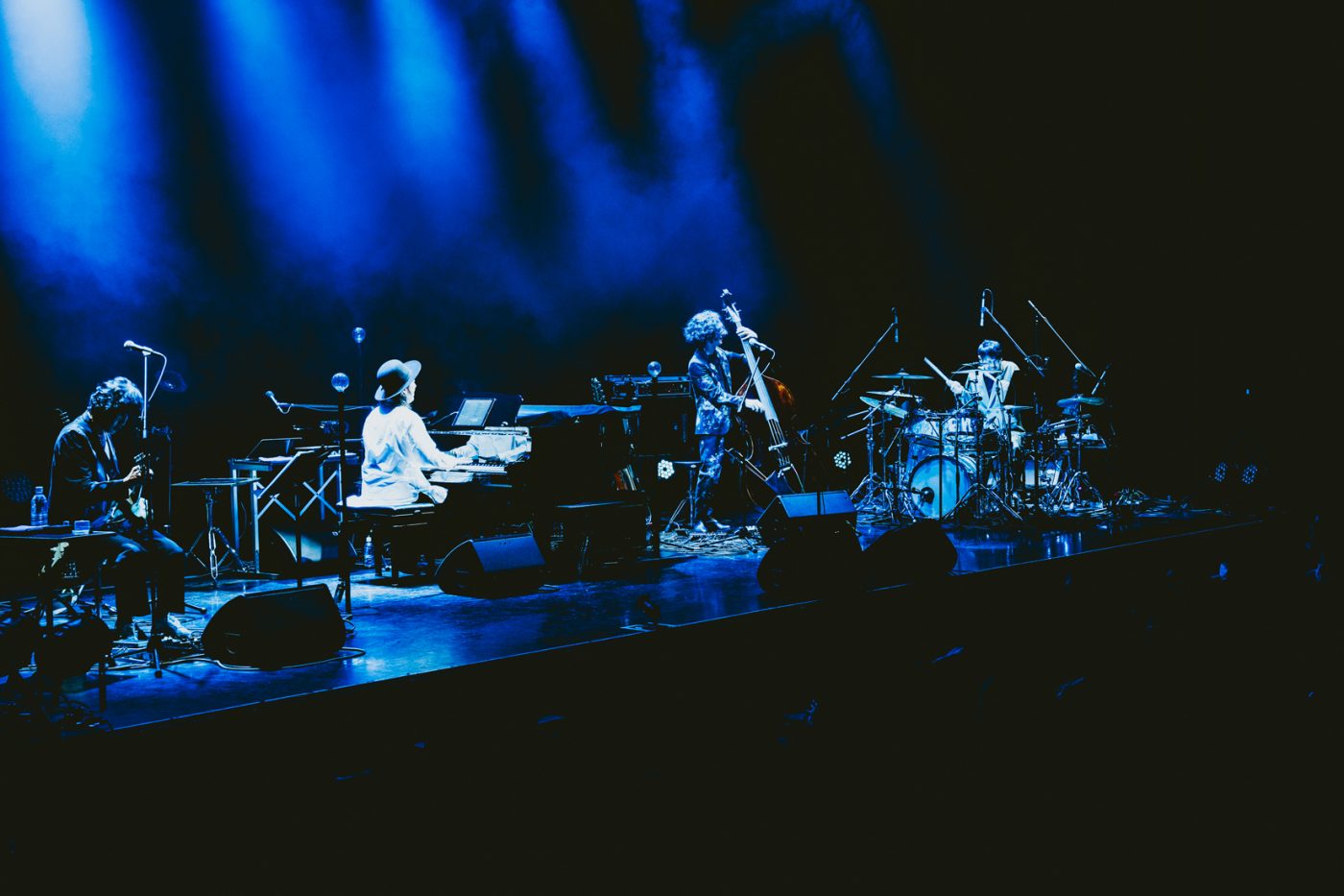 【SMA50th】渡辺シュンスケが事務所と自身の50周年を記念したスペシャルライブ。歌声と音像で描く多彩で奥深い音楽の世界 - 画像一覧（10/16）