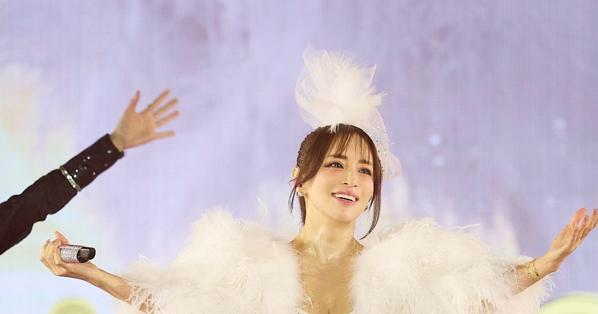 ライブレポート】浜崎あゆみ、“聖地”でカウントダウンライブ開催！浦田