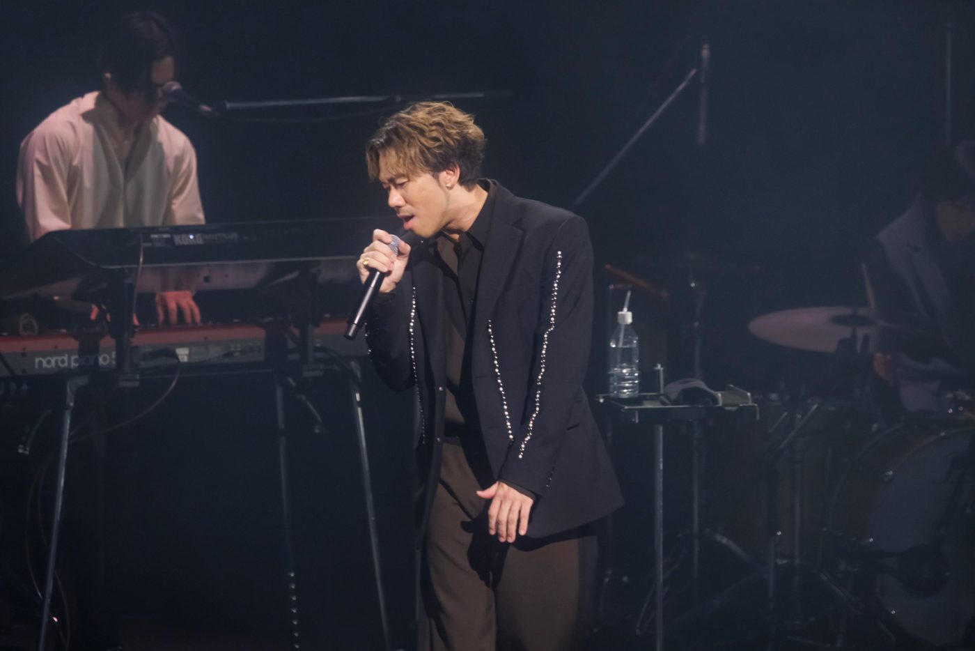 【SMA50th】『大人の成人式2025』。足立佳奈、手越祐也、CHEMISTRYがライブで届けた大人から成人へのメッセージ - 画像一覧（14/21）