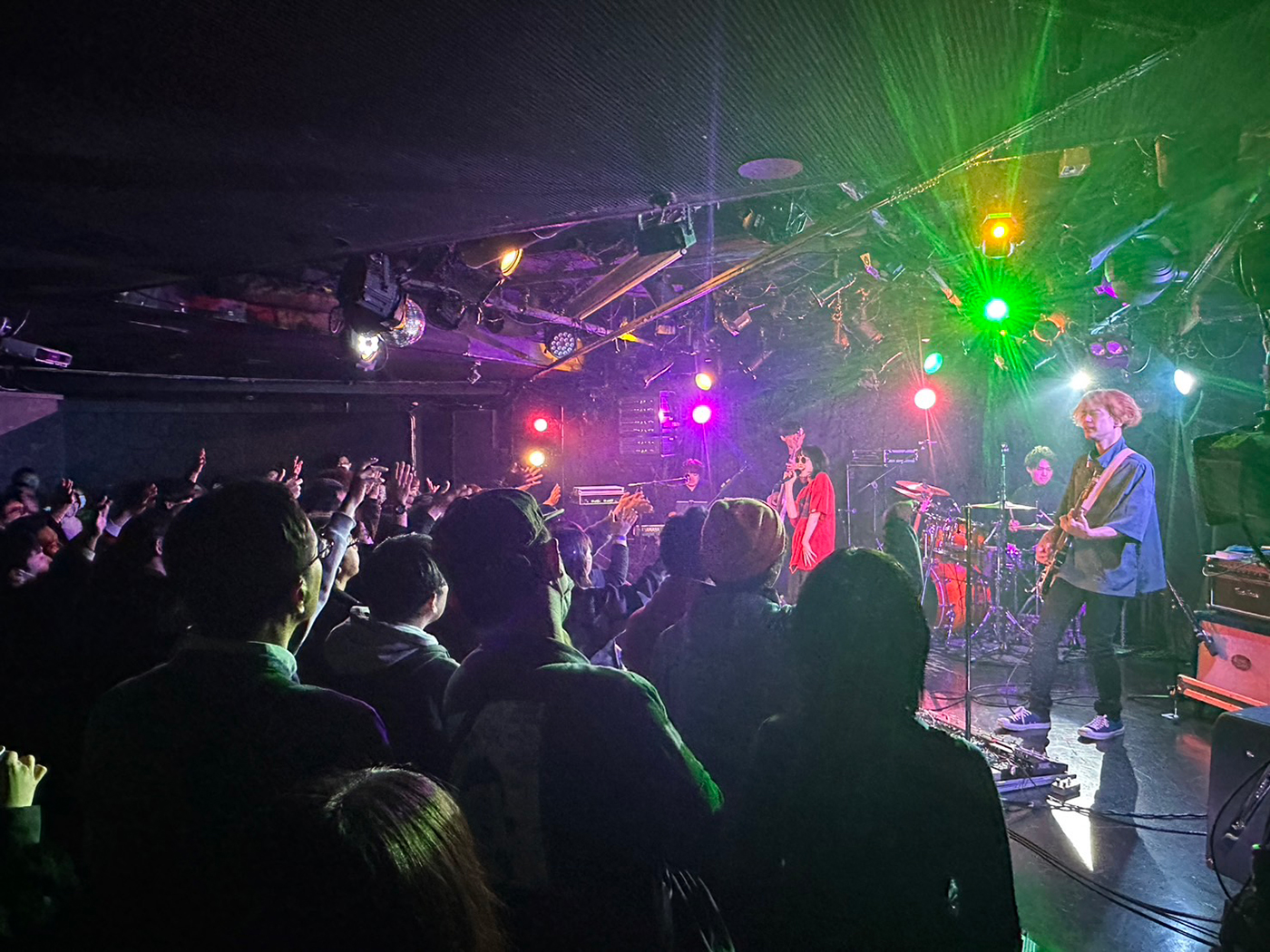 【ライブレポート】汐れいら、ABEMA『今日好き』挿入歌「恋をひそめて」をライブ初披露