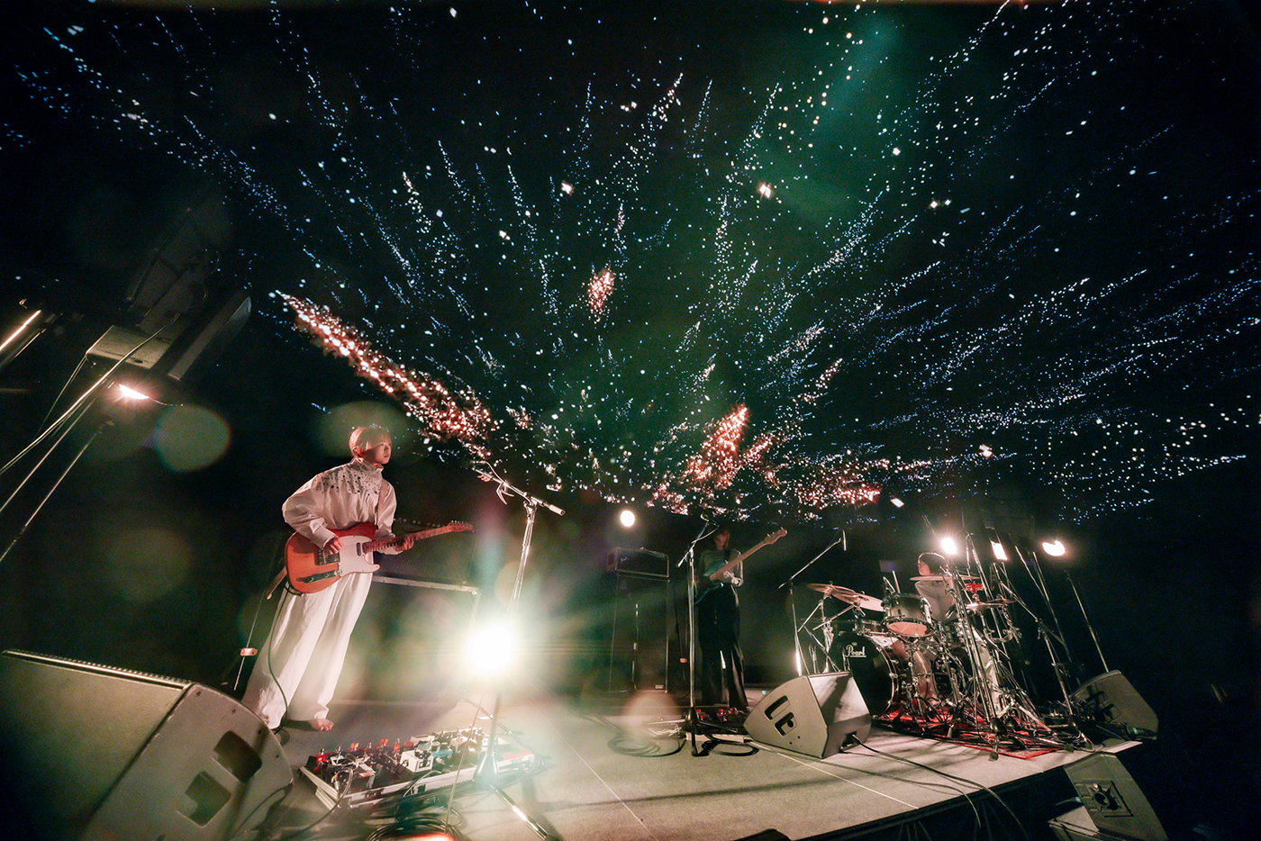 【ライブレポート】リーガルリリー、コニカミノルタプラネタリアYOKOHAMAで一夜限りのプレミアムライブを開催