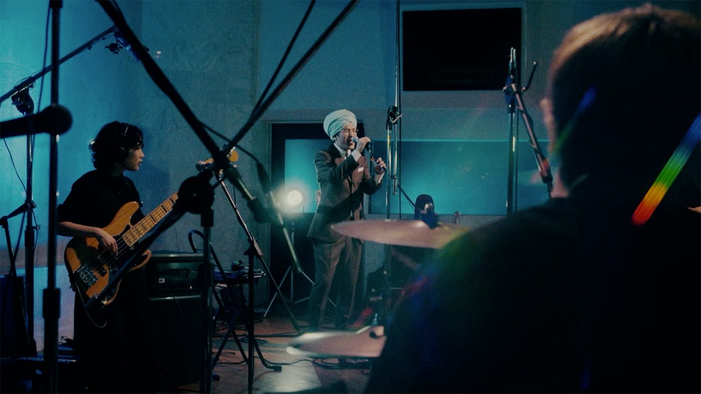 マハラージャン、“心の傷三部作”第2弾「比べてもしょうがない」のスタジオライブ映像を公開