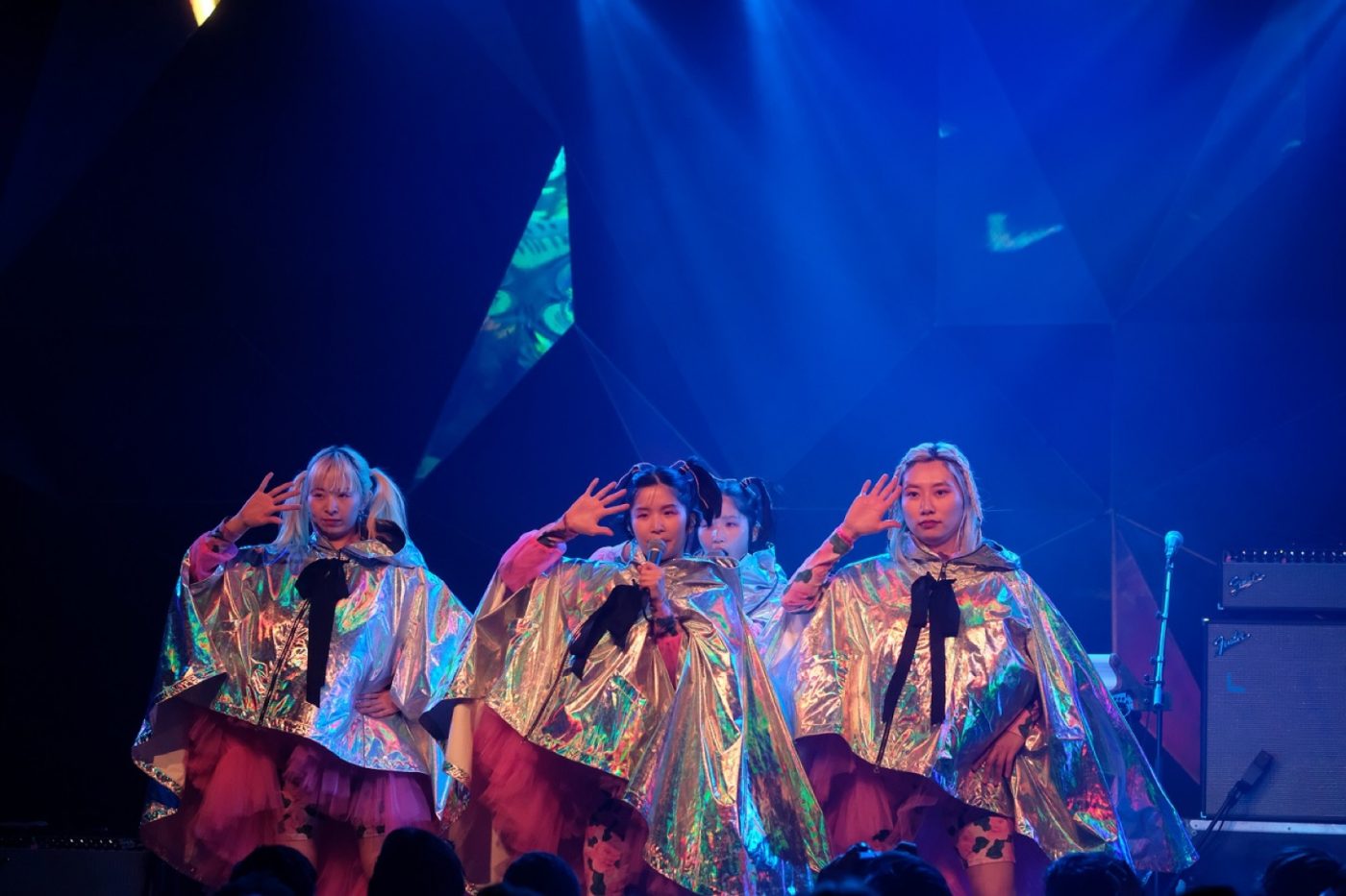 CHAI、超満員のニューヨーク公演ライブレポートが到着