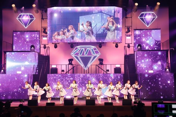 ≠ME、結成3周年コンサートで涙。「みんなで頑張って乗り越えてこられて本当に良かったです」