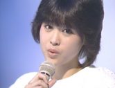 デビュー4年目、21歳の松田聖子が大ヒット曲の数々を歌い上げる！ 音楽番組『ザ・スター ～振り向けば…聖子～』一挙放送決定 - 画像一覧（1/3）
