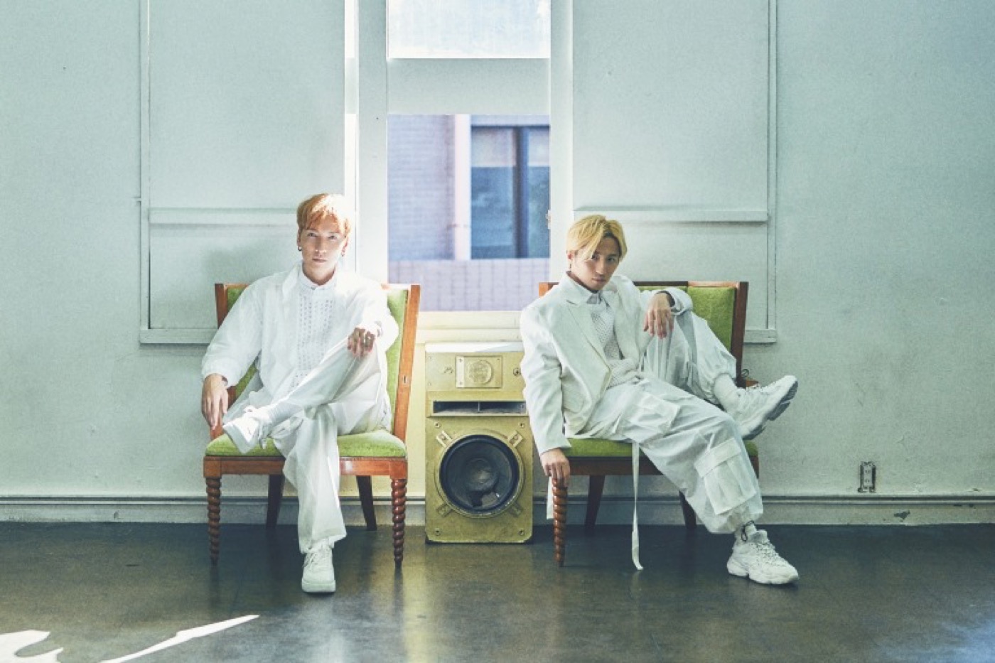 w-inds.、白い衣装を身にまとった新ビジュアル公開！ ニューアルバム全収録曲も明らかに - 画像一覧（1/6）