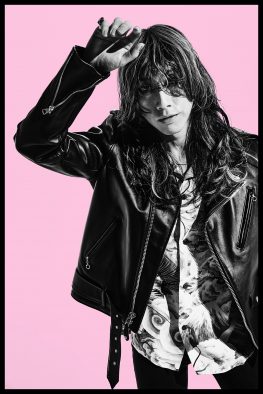 SUPER BEAVER・渋谷龍太のエッセイ本『吹けば飛ぶよな男だが』に、吉本ばななが愛あふれる帯コメントを寄稿