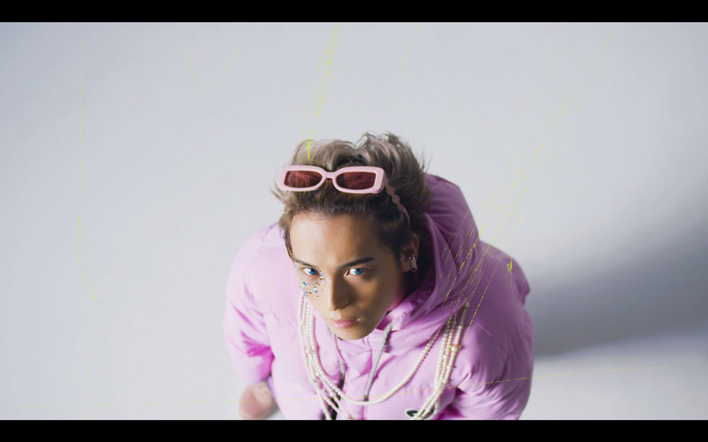 Novel Core、1st EP収録曲「SORRY, I’M A GENIUS」のMV公開！ グラフィックはonnacodomoが担当