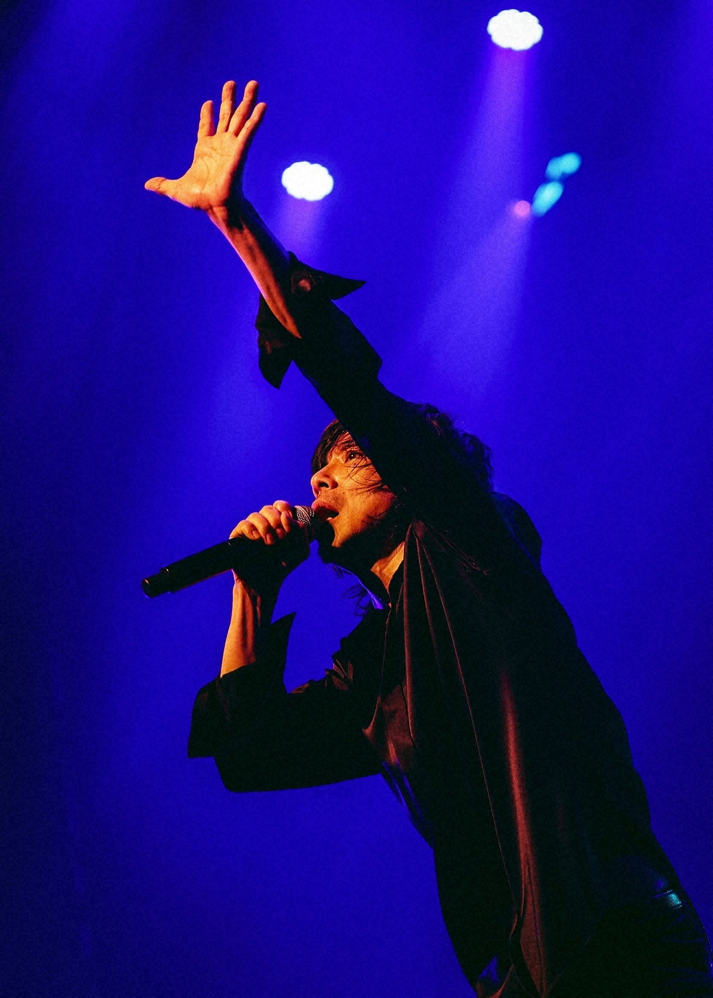 宮本浩次、カバー曲を中心に数々の名曲を熱唱したコンサート『ロマンスの夜』のTV放送が決定 - 画像一覧（2/2）