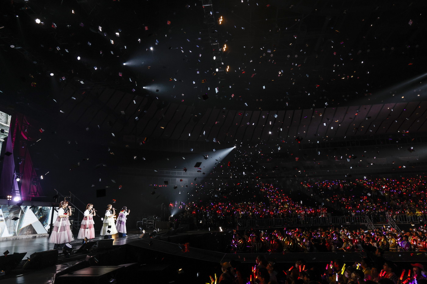 【ライブレポート】ももクロ『ももクロくらぶxoxo』バレンタインイベントが大盛況！ “白”と“黒”をテーマにした裏＆表の2デイズ公演 - 画像一覧（14/31）