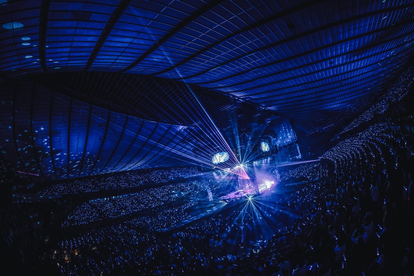 【ライブレポート】L’Arc～en～Ciel、代表曲を外した大胆不敵なセットリストにファンからどよめき - 画像一覧（2/25）