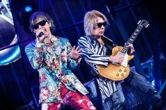 B’z、結成35周年のメモリアルイヤーに開催されたベスト選曲のPleasureツアーを待望のパッケージ化
