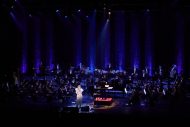 【ライブレポート】家入レオ＆加藤ミリヤ、オーケストラと作り上げたスペシャルな夜 - 画像一覧（7/28）