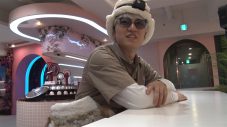 “WEST.の美容番長”神山智洋、韓国のコスメショールームをリサーチ！人気のクッションファンデに「めっちゃ可愛いない？」 - 画像一覧（2/2）