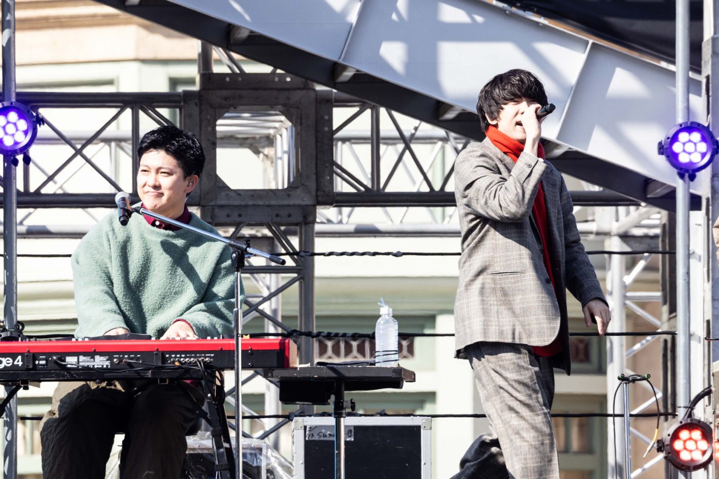 【ライブレポート】sumika、相性抜群のUSJ初ライブが大盛況！学生の忘れられない思い出づくりを応援する『ユニ春！ライブ 2025』DAY1レポート - 画像一覧（7/16）