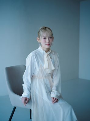10年分の「ありがとう」を込めて。櫻坂46最後の一期生・小池美波『blt graph.』で卒業前ラストグラビアを披露