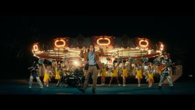 KANA-BOON、谷口鮪（Vo＆Gu）がまわる！ 走る！ 踊る！ 新曲「メリーゴーランド」MV公開