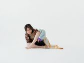 中村佳穂、国際女性デーを記念してカサロエベ東京で収録した「AINOU」の弾き語り映像を公開 - 画像一覧（1/2）